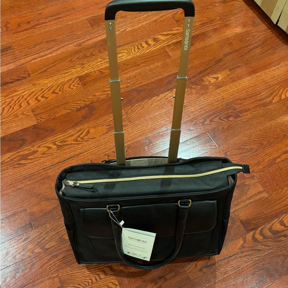 Samsonite wheeled carryall bag. - Picture 3 of 4